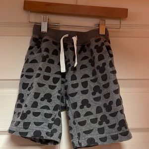 Hanna Andersson + Disney Collection: Mickey Mouse shorts. Size 90cm (3T)